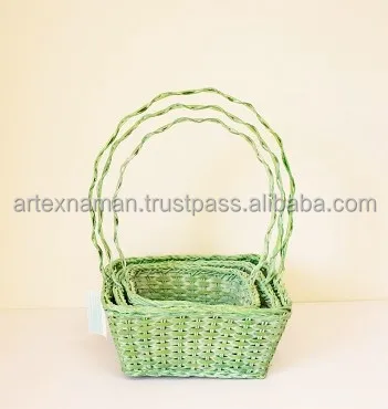 Empty gift basket supplies