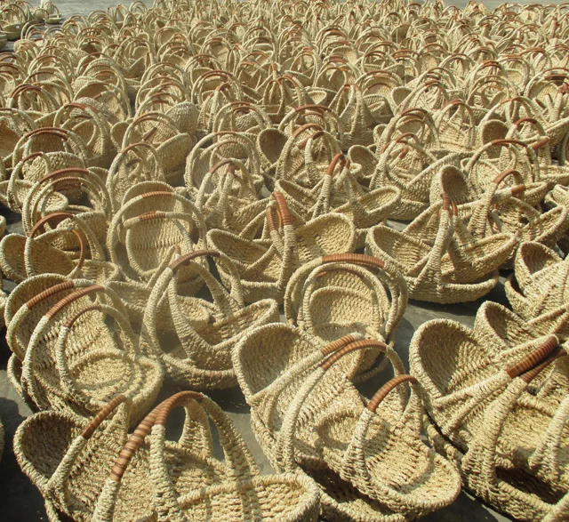 Corn leaf gift basket supplies