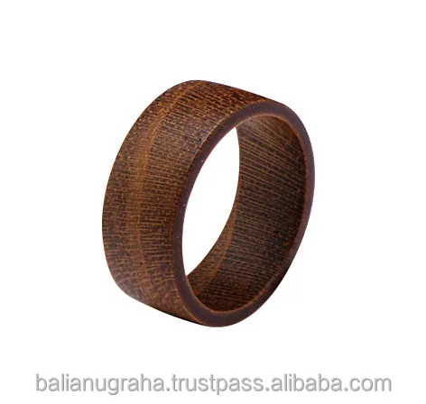 Деревянное кольцо на палец
