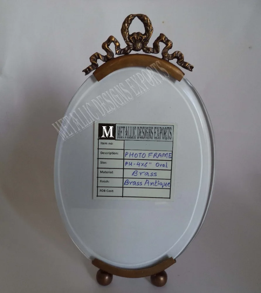 Best Collection Simple Metal Brass Picture Frame Exclusive for Weddings and Decorative Purpose and Elegant with Glass Material