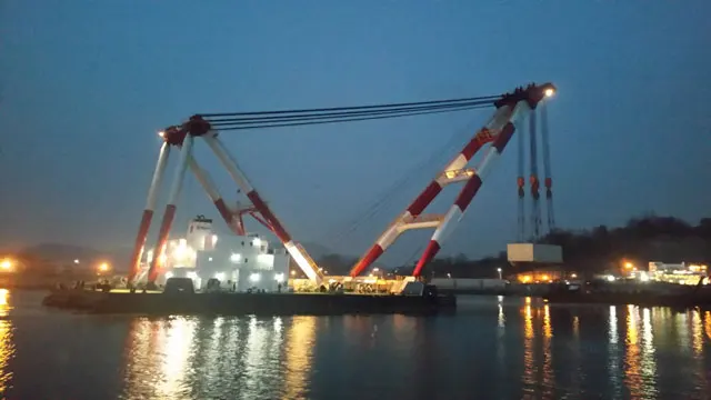 
800TON FLOATING CRANE BARGE 