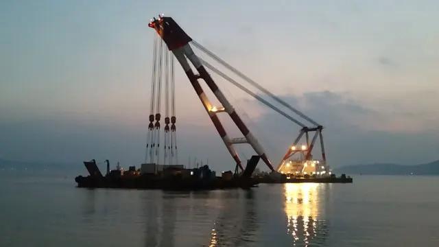 
800TON FLOATING CRANE BARGE 