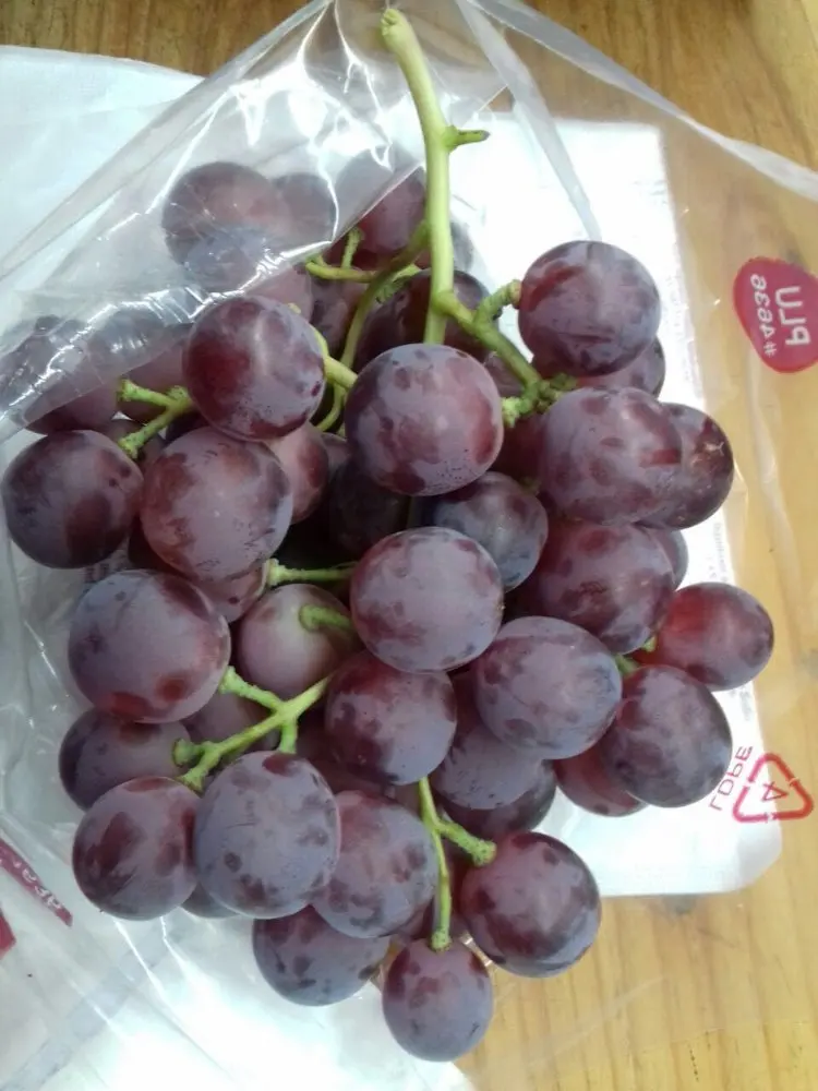 Hot Sale Fresh RED GLOBE Grapes