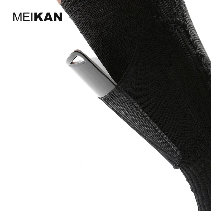 
MEIKAN Wholesale Custom ODM Service Compression Grip Sport Socks Soccer Football Anti Slip Socks Men 