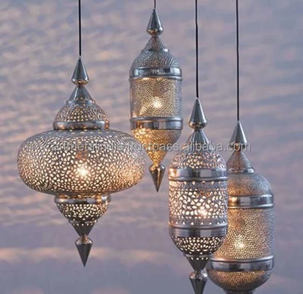 BEAUTIFUL METAL MOROCCAN LANTERN