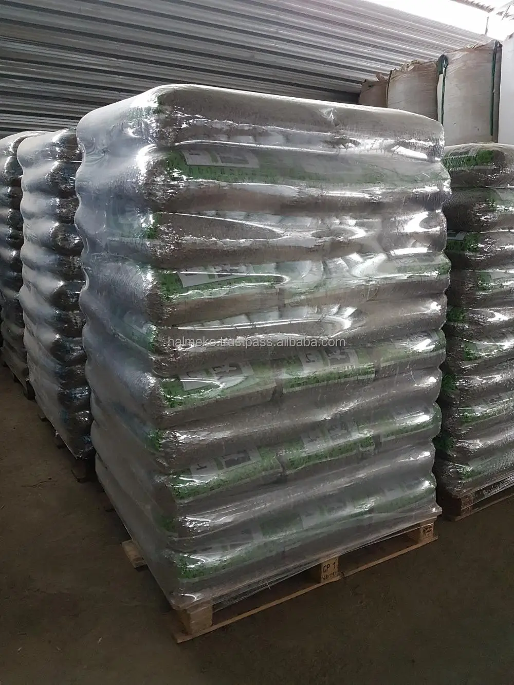 Alfalfa or lucerne pellets for feeding farm animals