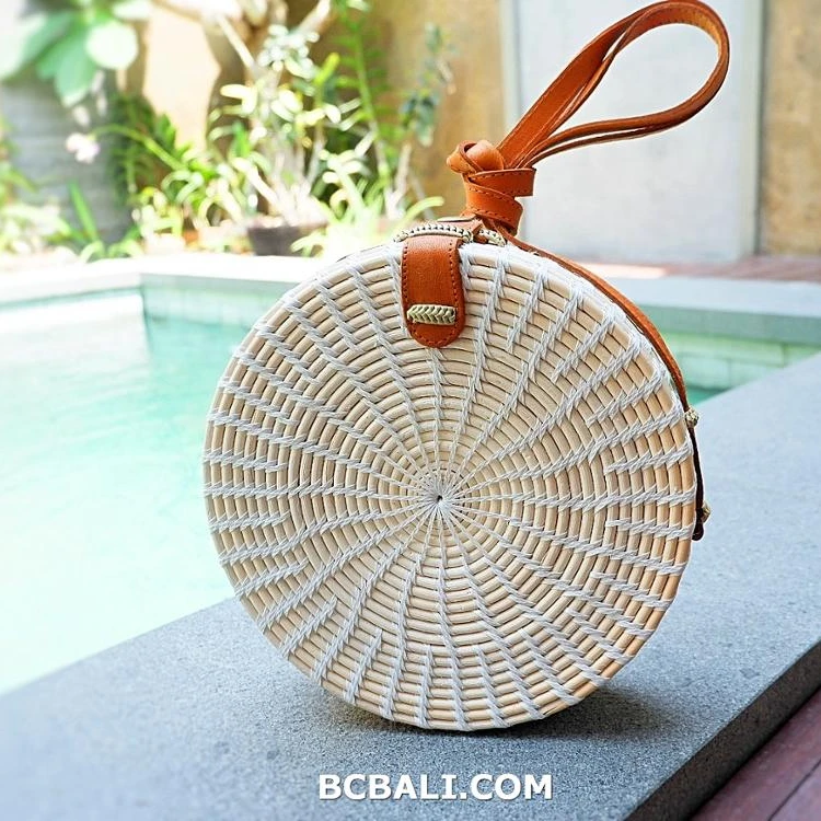 BEST QUALITY NO 01 >>>>>New Pattern Fashion Vintage Straw Rattan Synthetic White Color Fashion Women Leather Sling Bags 2019