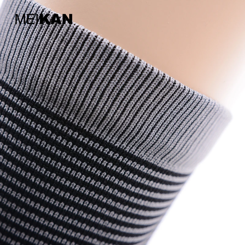 
MEIKAN Wholesale Non Slip Sports Basketball Custom Athletic Coolmax Compression Running Socks Men 