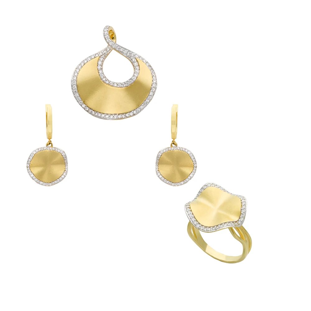 
 Подвеска из желтого матового золота 18 К, серьги, кольцо с бриллиантами  