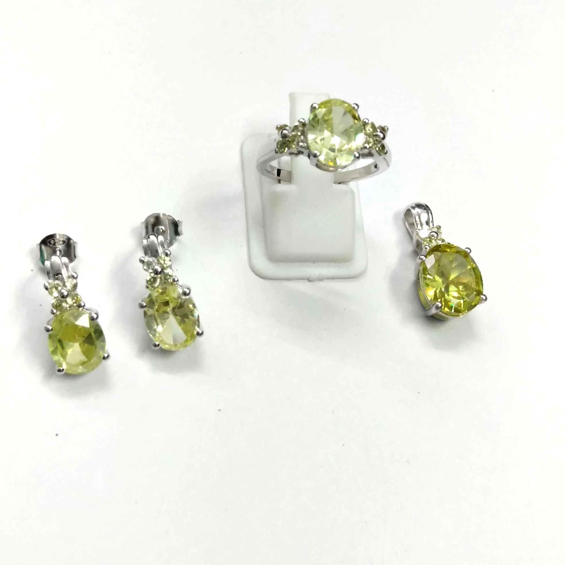 Peridot Set Wholesale Fashion New Design 925 Sterling Silver Gemstone Jewelry Set Gemstone Ring Earrings Pendant Jewelry Set