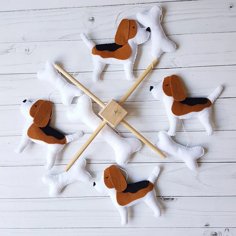 
Wholesale felt hanging ornament for baby crib with pubby shape 