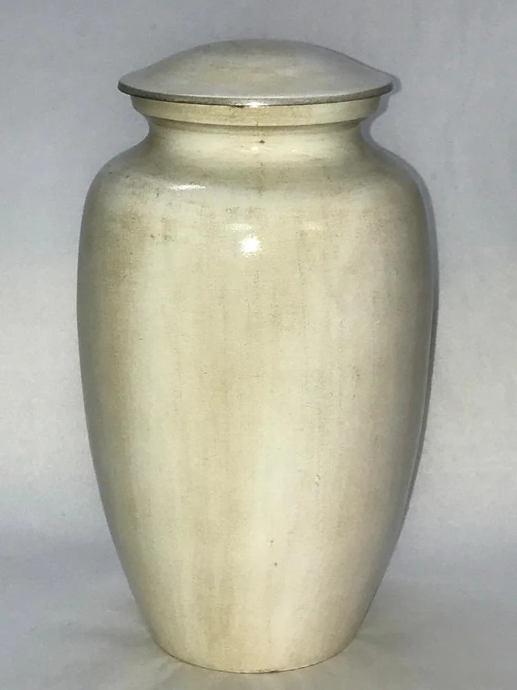 Simple and Elegant Design Metallic Cremation Urns and Keepsakes High Demanding Super Quality Fancy Adult Ashes Urns for Sale