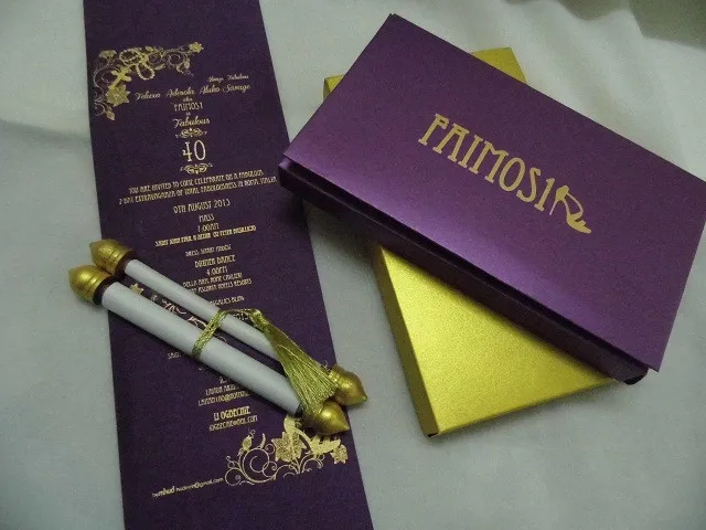  Сделанное на заказ приглашение в виде прокрутки с напечатанным шелковом экране текстом или золотой фольгой печатные тексты