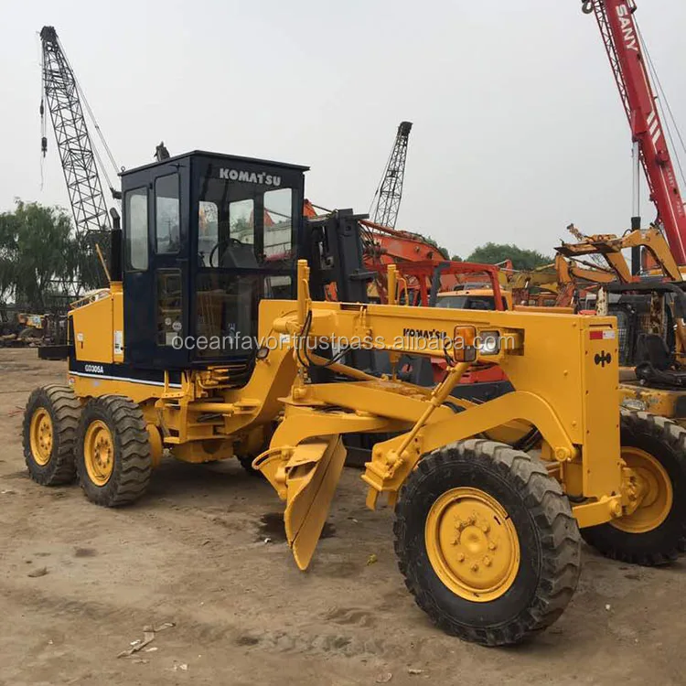 Недорогой Китайский автогрейдер Komatsu GD305 в Шанхае по низкой цене