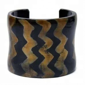 High Quality Natural Buffalo Horn Cuff Bracelet Bangle Black & White with handmade horn bangle and woman use