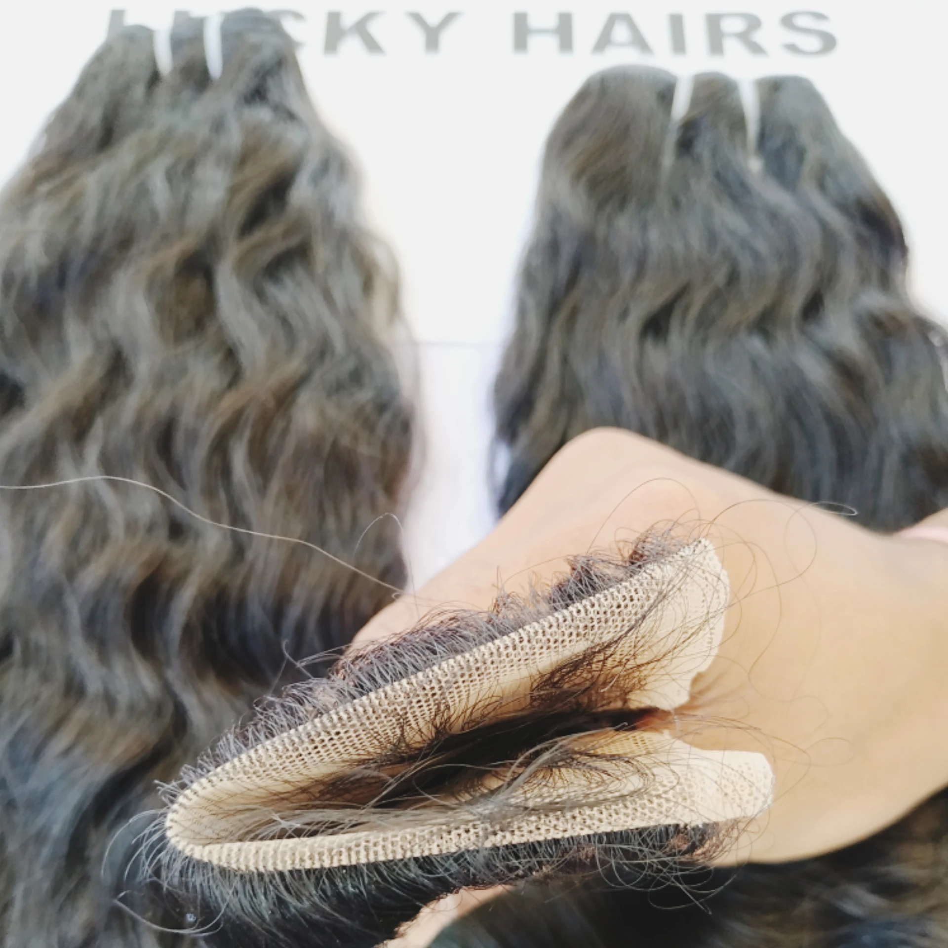 100% Unprocessed human hair Wholesale factory price Remy natural Wavy Bundle cuticle aligned Virgin Raw Indian hair