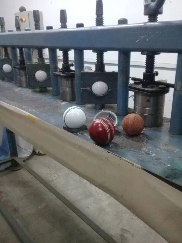 hand made stitching cricket balls