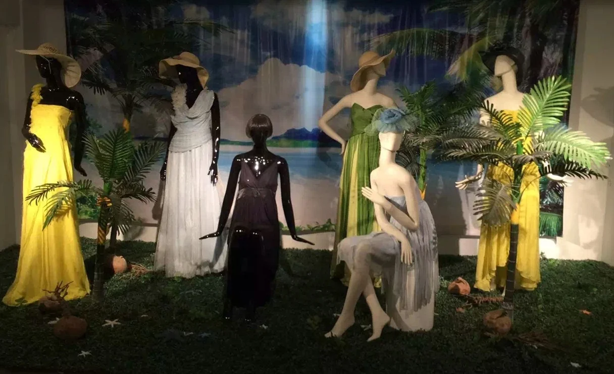 Customized Fashion Sexy Cheap Abstract Fiberglass Mannequin Woman Female Clothes Display Stand Full Body Egg Head Mannequins