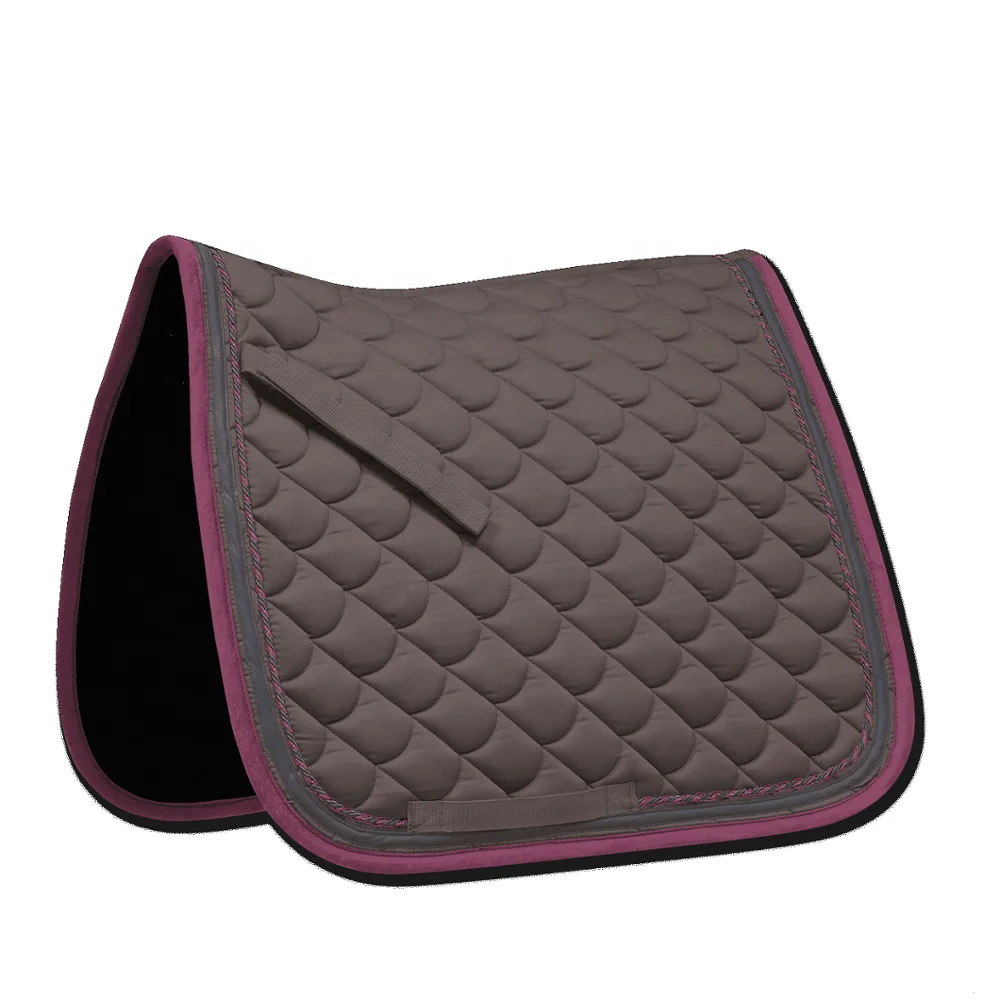 Стеганое седло для Выездки на английском языке