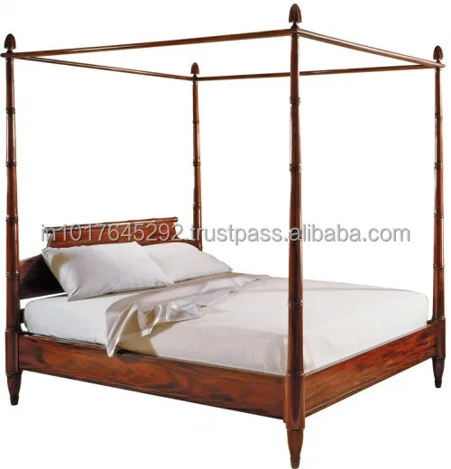 
 Двуспальная кровать из массива тикового дерева в британском стиле  