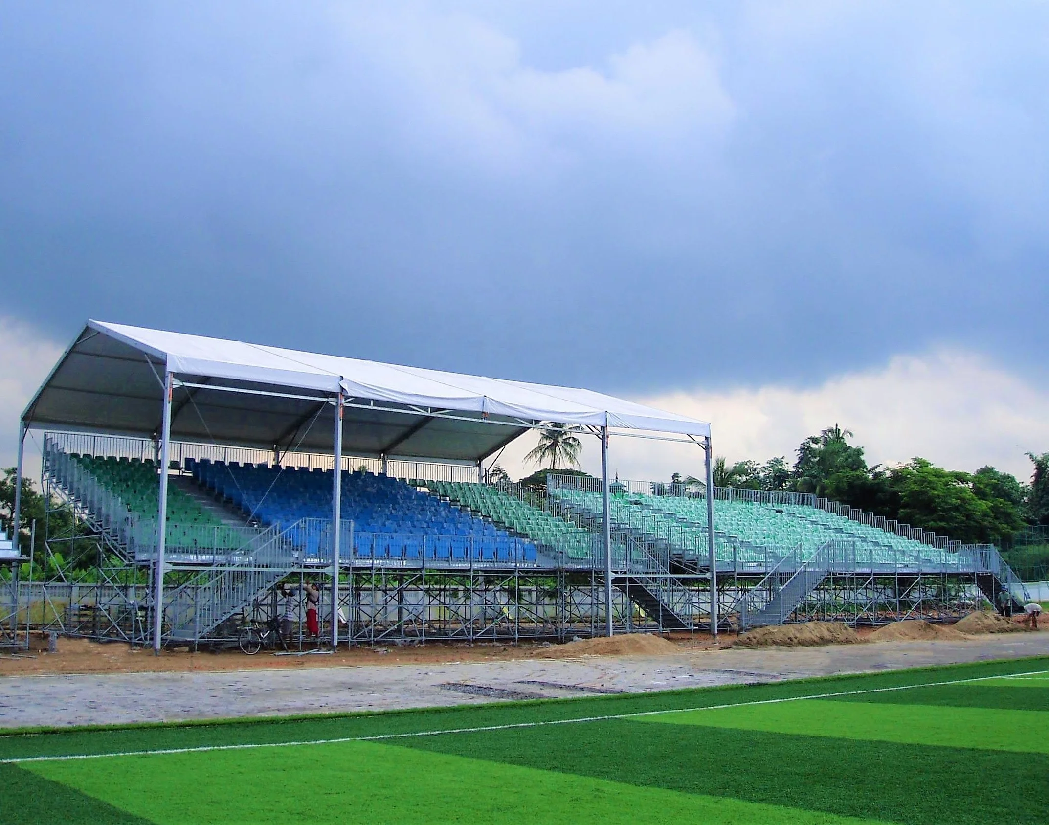 
Stadium sports field temporary bleacher grandstand tribune stands outdoor desmountable bleachers 