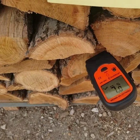 
KILN DRIED FIRE WOOD HARDWOOD FSC CERTIFIED 10-15 % MOISTURE OAK BEECH ASH 