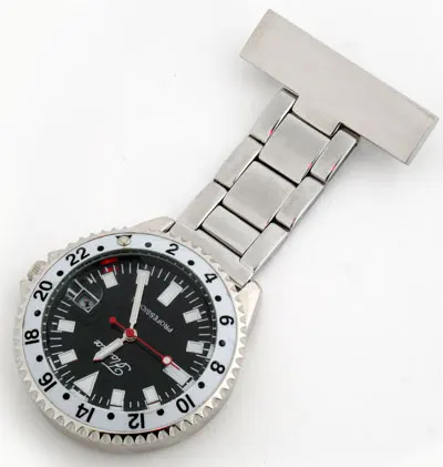  Металлические часы медсестры в форме сердца с сияющими кристаллами