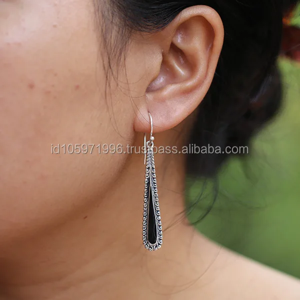 
Bali Bird Feather 925 sterling Silver Earring with Black Sea Shell 