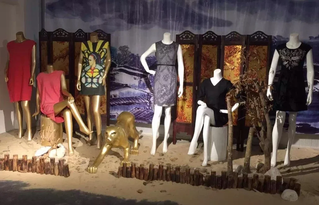 Customized Fashion Sexy Cheap Abstract Fiberglass Mannequin Woman Female Clothes Display Stand Full Body Egg Head Mannequins