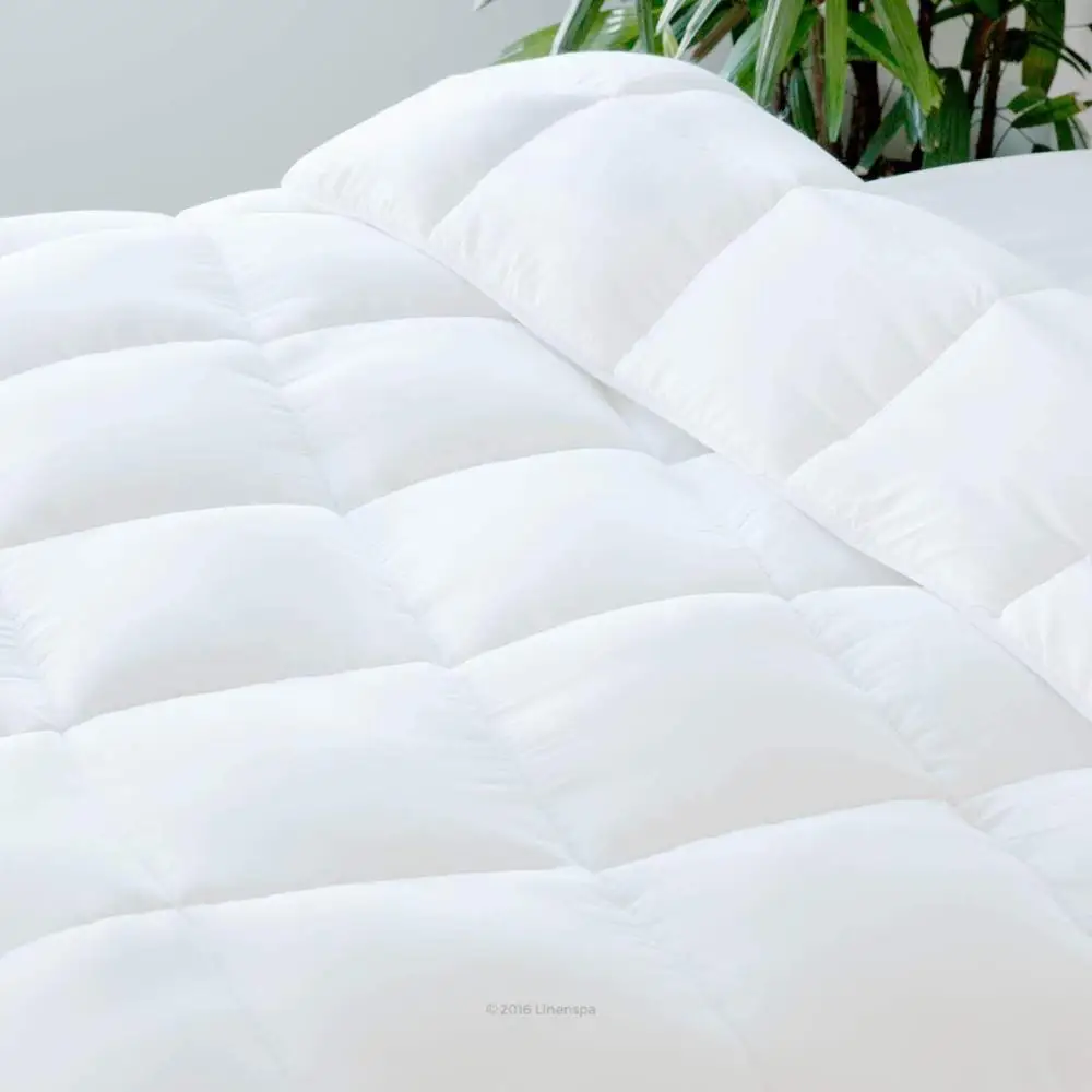 
All-Season White Down Alternative - Corner Duvet Tabs - Hypoallergenic - Plush Microfiber Fill - Quilted Comforter 
