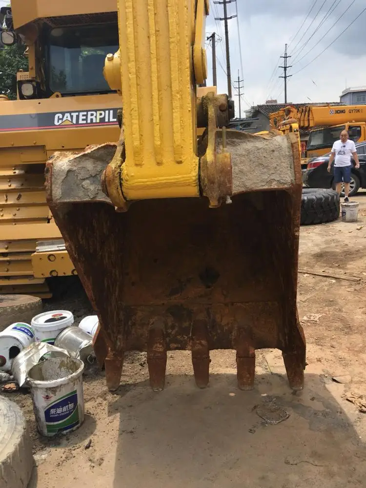 USED ORIGINAL HIGH QUALITY LOW PRICE GOOD KOMATSU PC220-6  EXCAVATOR FOR SALE