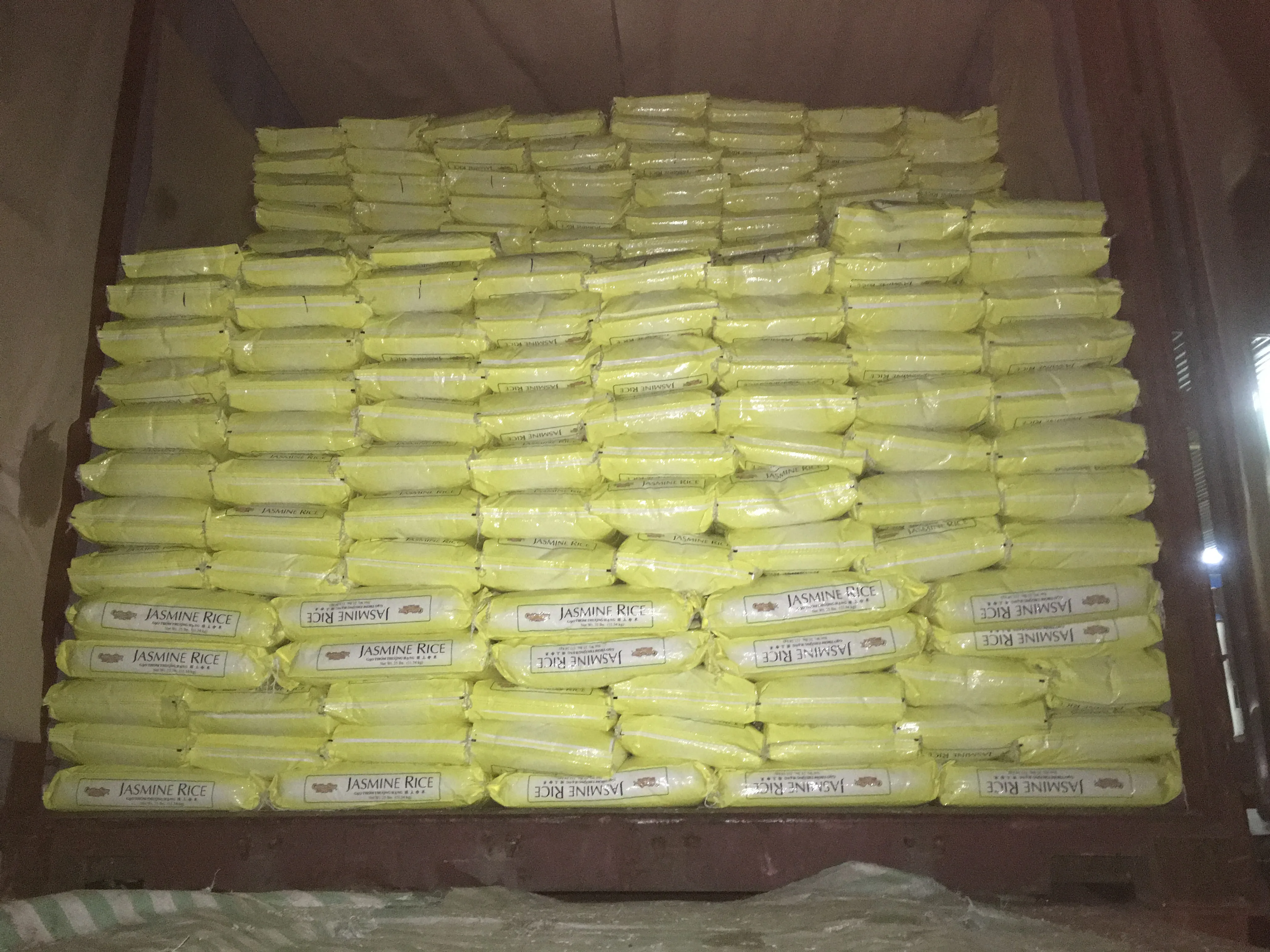 
HOT SALES !!! CHEAPEST VIETNAM JASMINE RICE NEW CROP BEST QUALITY CELL: 84 901 390 588 /whatsApp 
