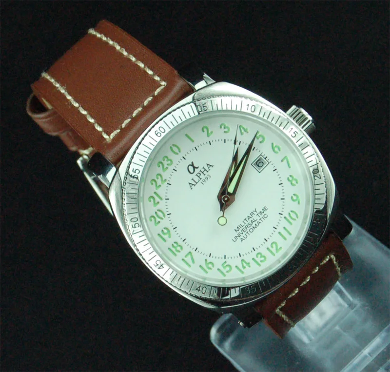 Спортивные часы Universal Time