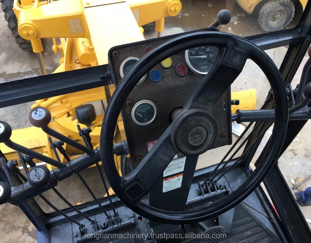 International Certificated Komatsu Used Motor Grader GD305 at low price , All Series Komatsu Hydraulic Grader for hot sale