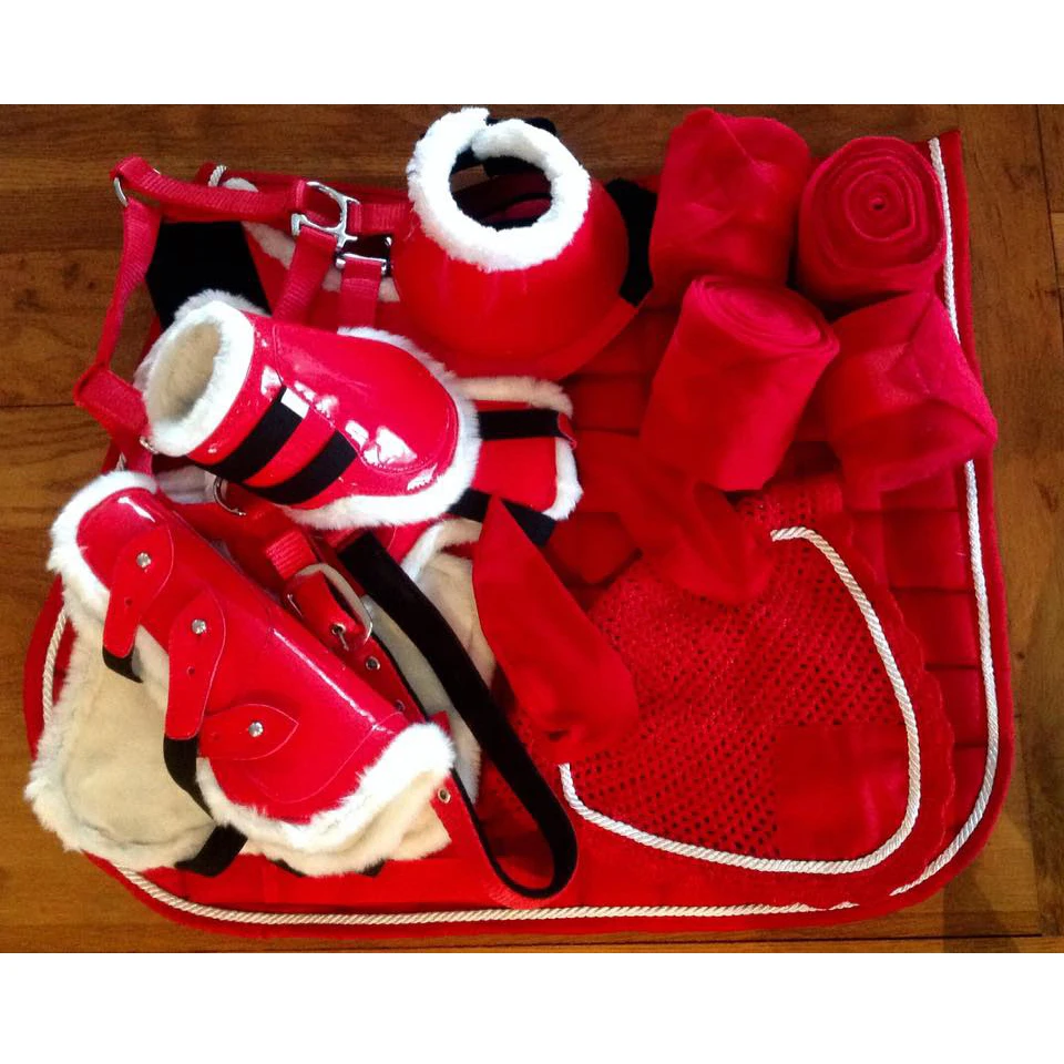 Комплект подходящих седельных подушек