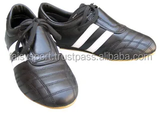 Taekwondo Shoes Breathable Martial Arts Sneakers Sport Boxing Kung Fu Lightweight Shoes Black 2023 Design