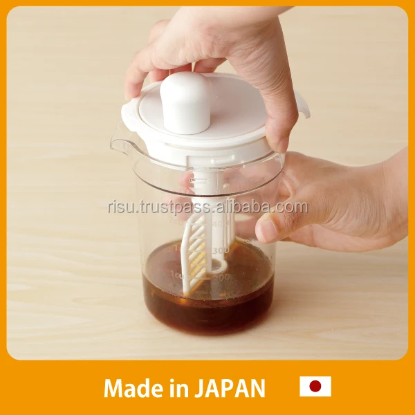 Safety and Healthy non-slip server plastic dressing mixer for salad with handle, dishwasher safe made in Japan