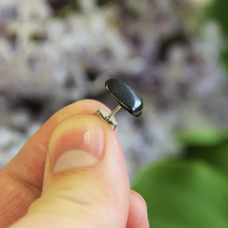Серьги-гвоздики Shungite серьги для балансировки и исцеления корневой чакры натуральный аутентичный Шунгит из