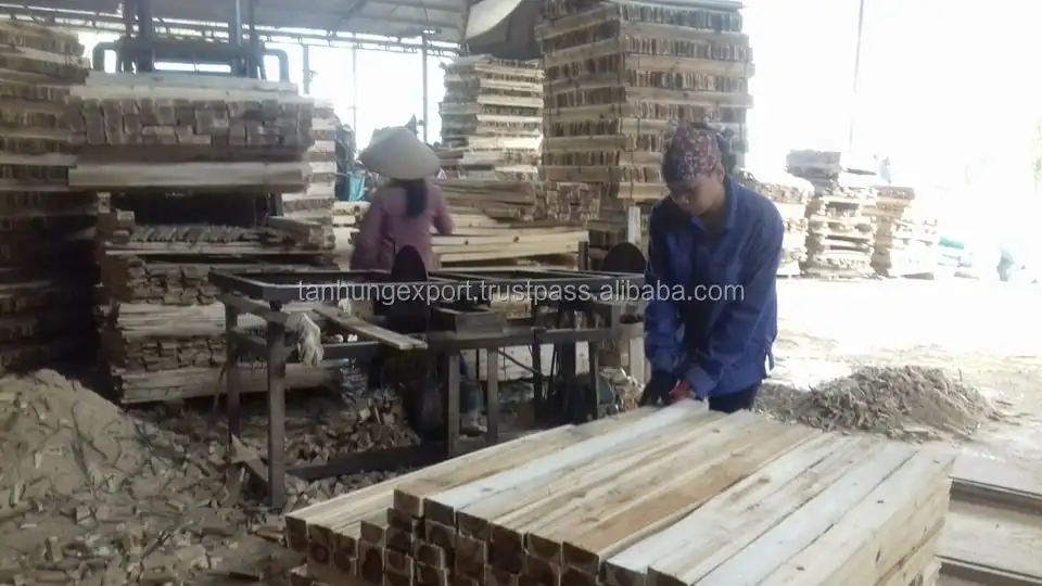 
Acacia sawn timber - acacia wood - Acacia timber making pallet selecting well 