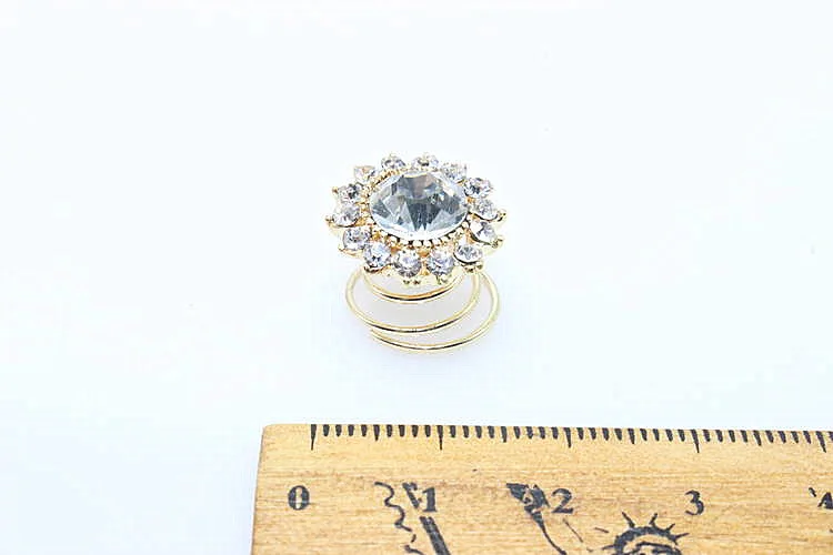 Зажим для волос из серебристого металла