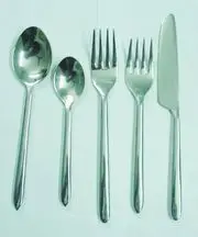 the latest stainless steel cutlery set of 24 pcs.in velvet box gift packing customised flatware sets in silver and gold