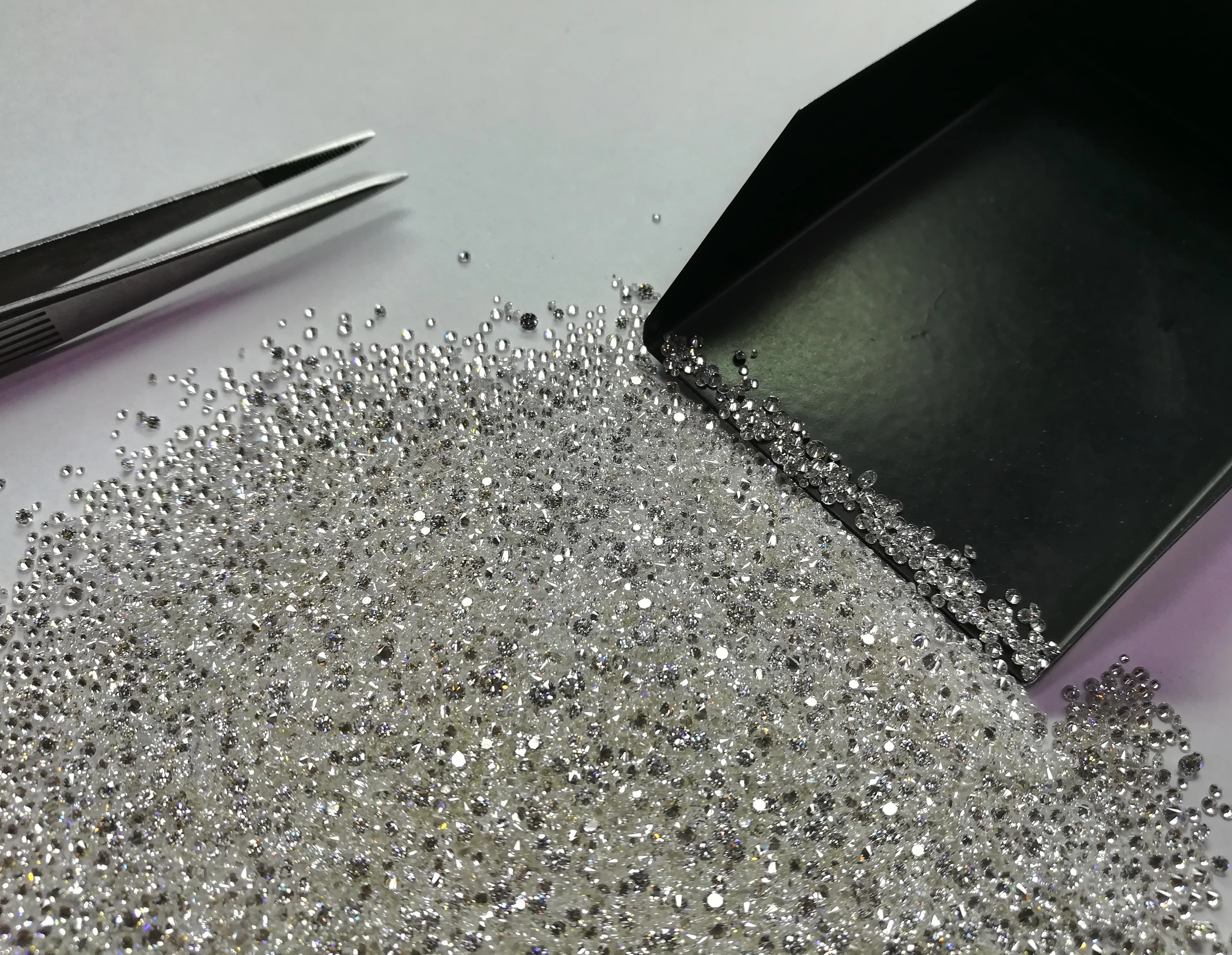 VVS TO VS CLARITY D-E-F COLOR 2.20 MM TO 2.30 MM TCW 1.00CT Lab Grown Loose Synthetic CVD Polished Diamond From Manufacturer