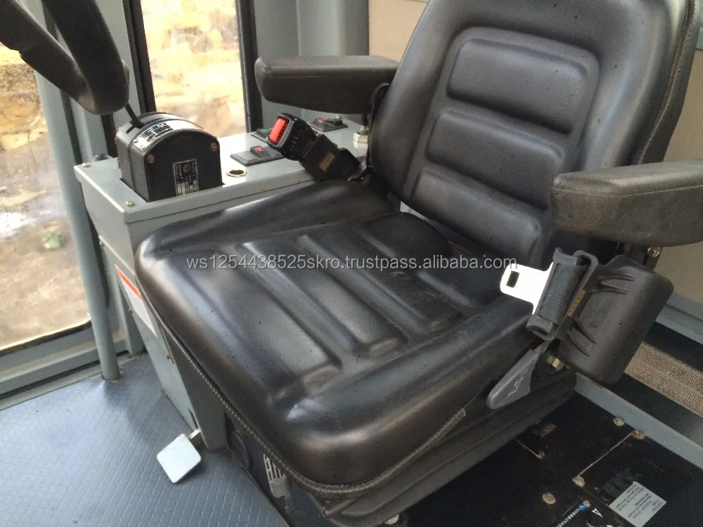 Почти новый б/у автогрейдер caterpillar 140k