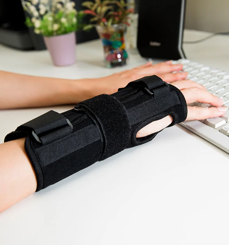 UCHEE Universal Carpal Tunnel 3 Straps Adjustable Recovery Wrist Support