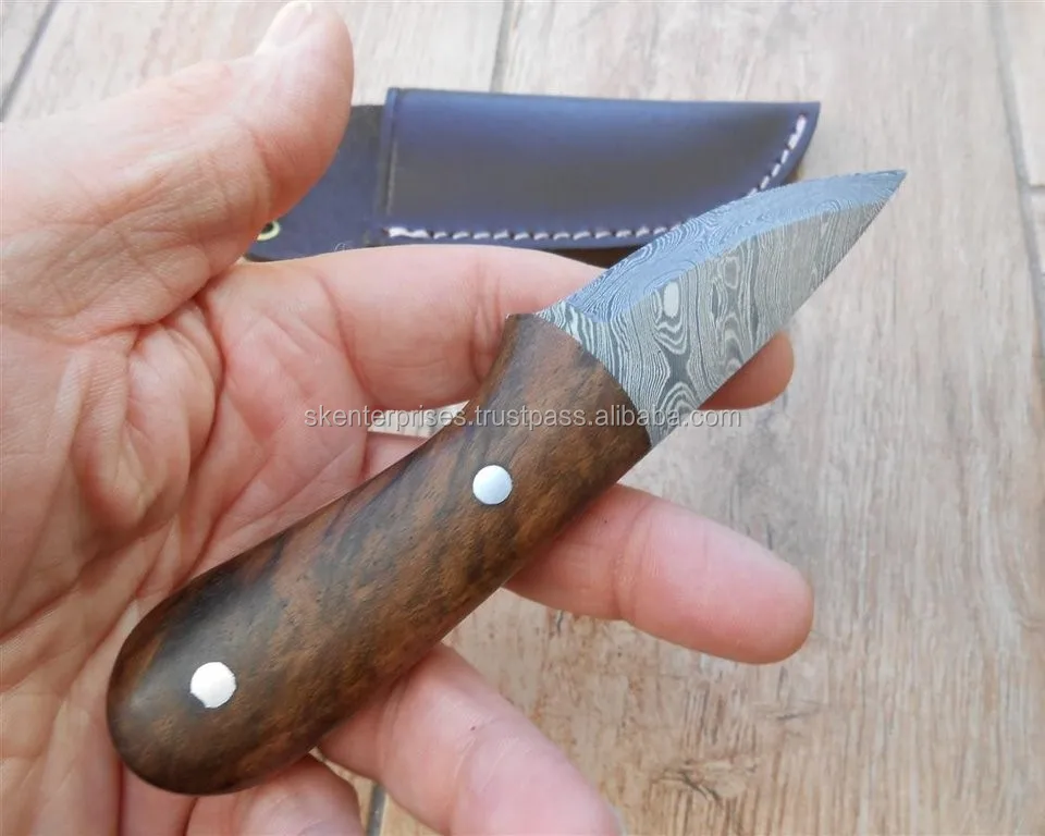 OUTDOOR CAMPING AND BUSHCRAFT KNIFE
