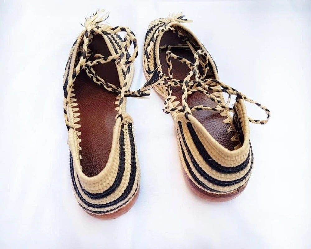 Удивительные Тапочки ручной работы из рафии для женщин с кисточками