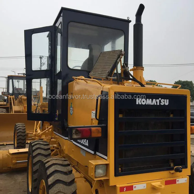 Недорогой Китайский автогрейдер Komatsu GD305 в Шанхае по низкой цене