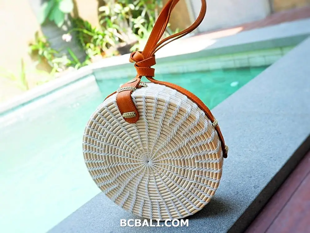 BEST QUALITY NO 01 >>>>>New Pattern Fashion Vintage Straw Rattan Synthetic White Color Fashion Women Leather Sling Bags 2019