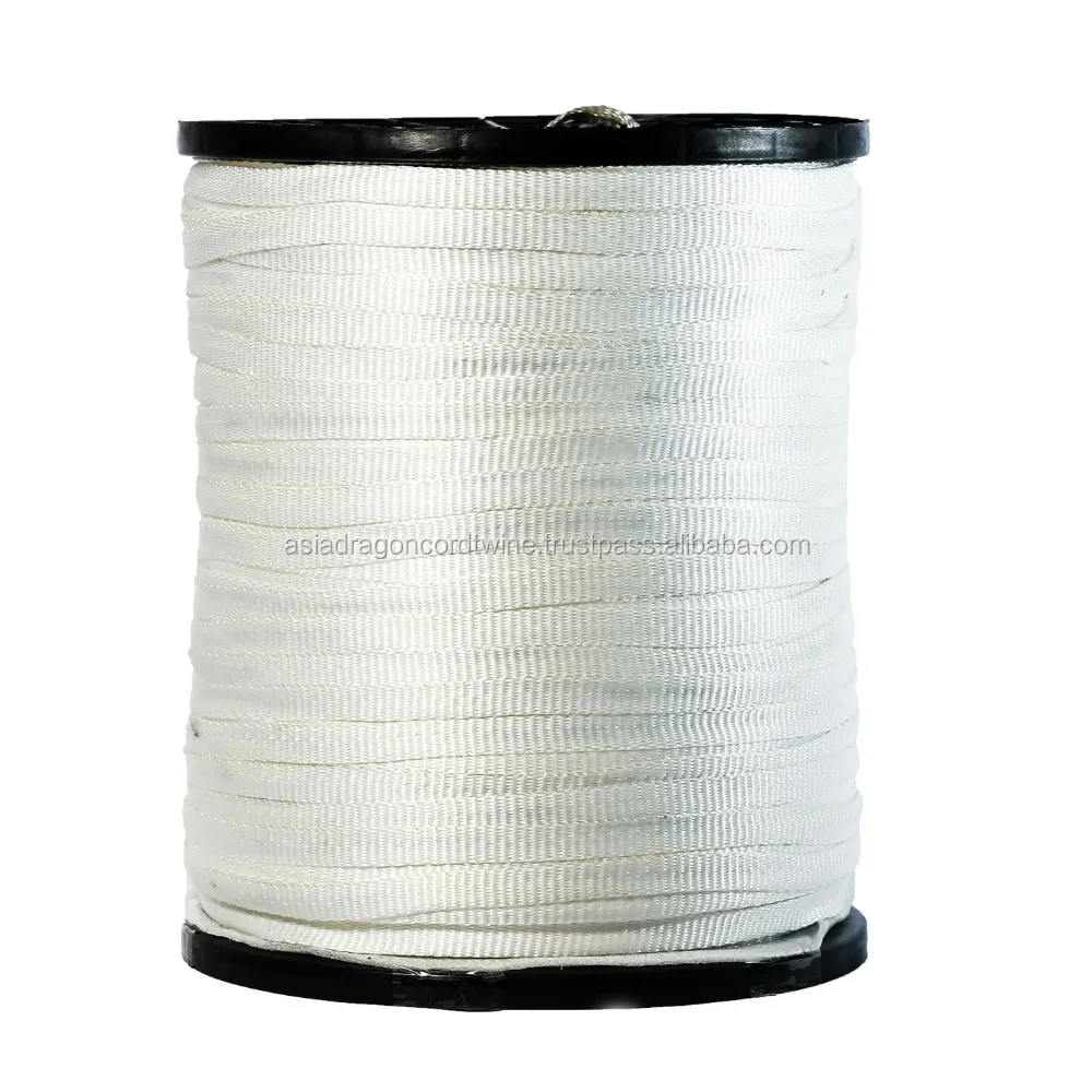 Белая плетеная кордремная тянущаяся лента