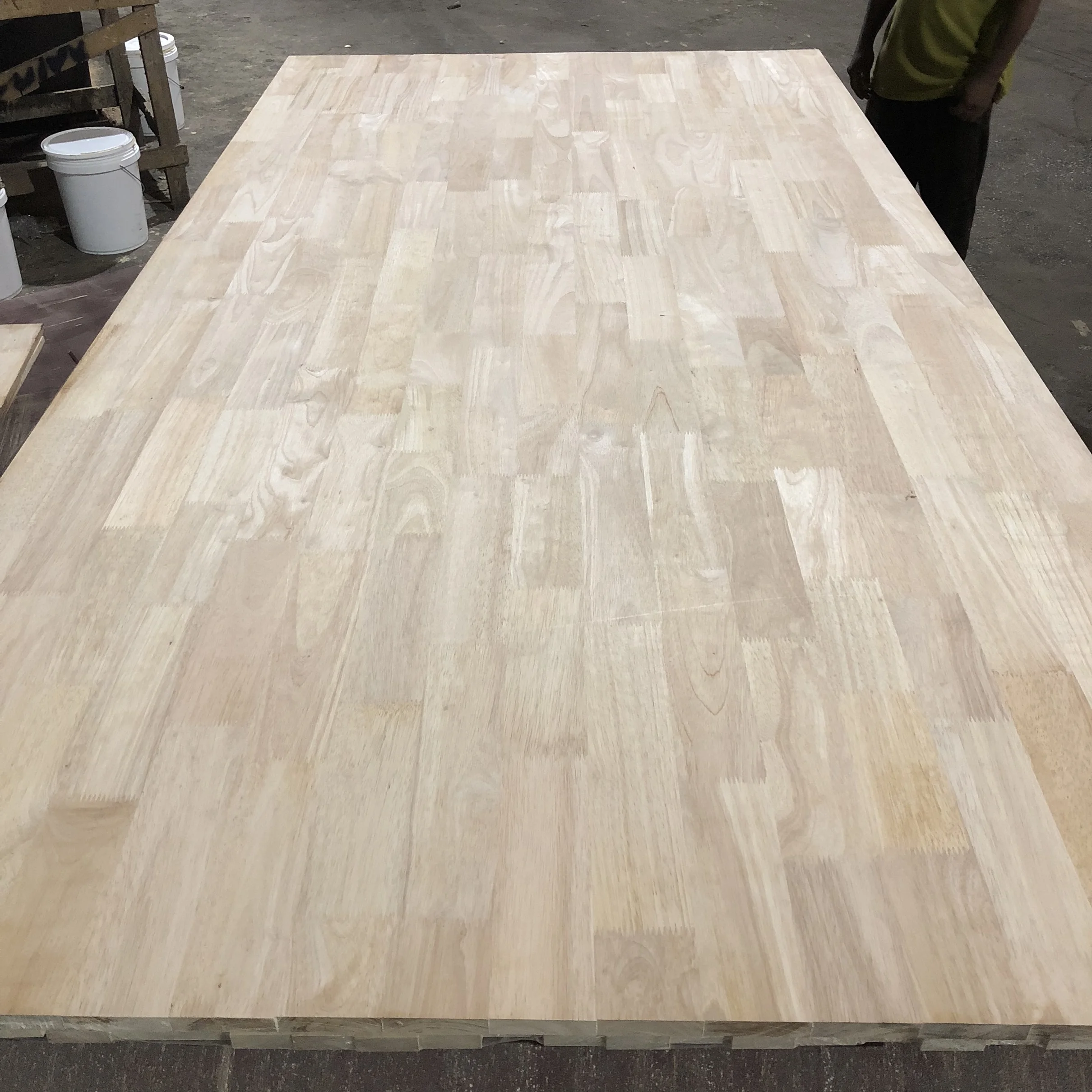 
Thickness 22mm Rubber wood Finger Joint Laminated Board 